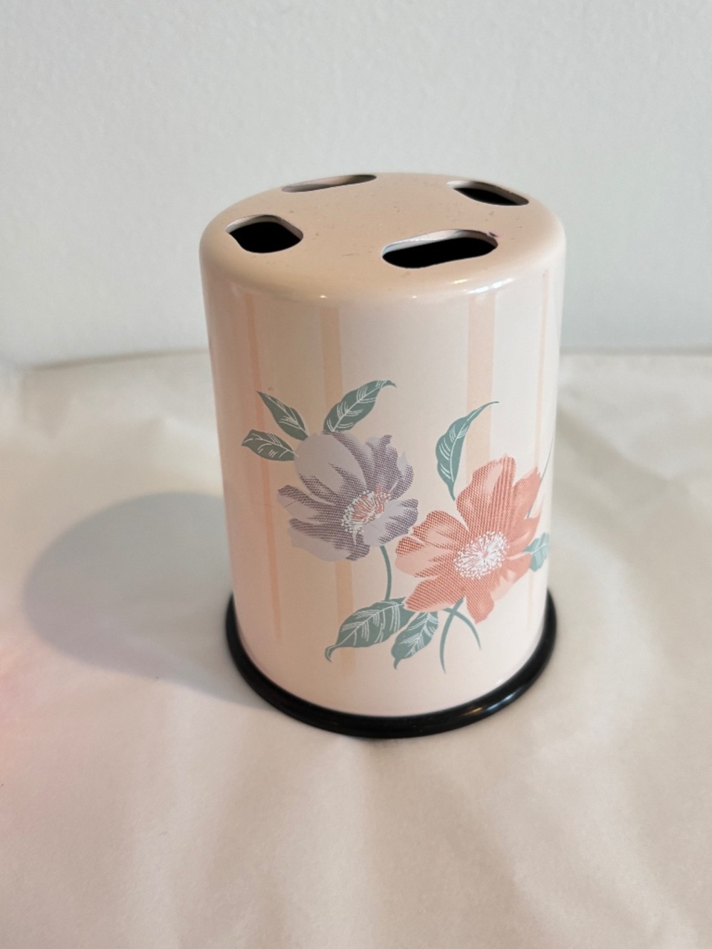Vintage McGregor 1960's floral pastel pink toothbrush holder made in Japan